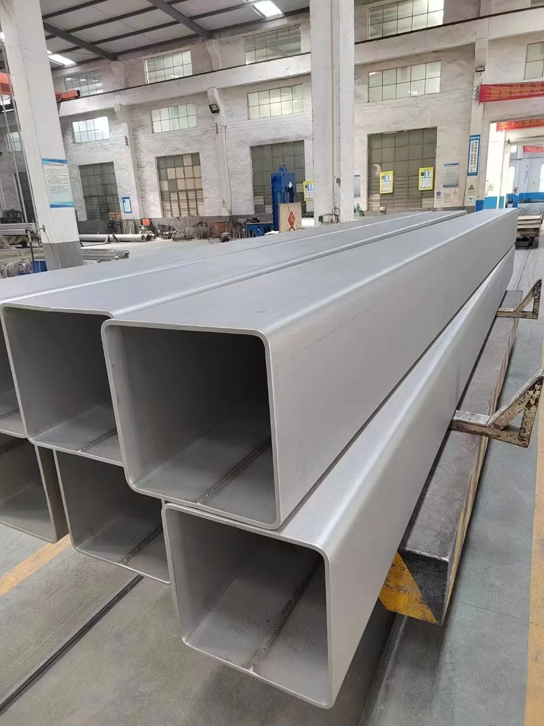 ASTM 316L Seamless Stainless Steel Rectangular Tube Supplier