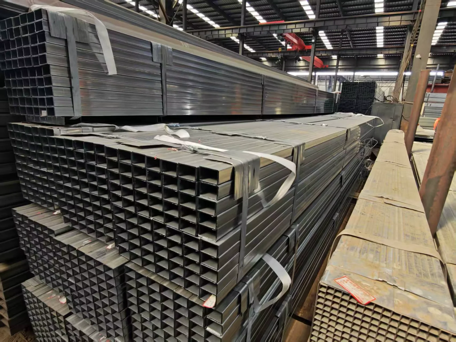 DX51D Galvanized Square Rectangular Steel Tube ASTM Custom Sizes Factory