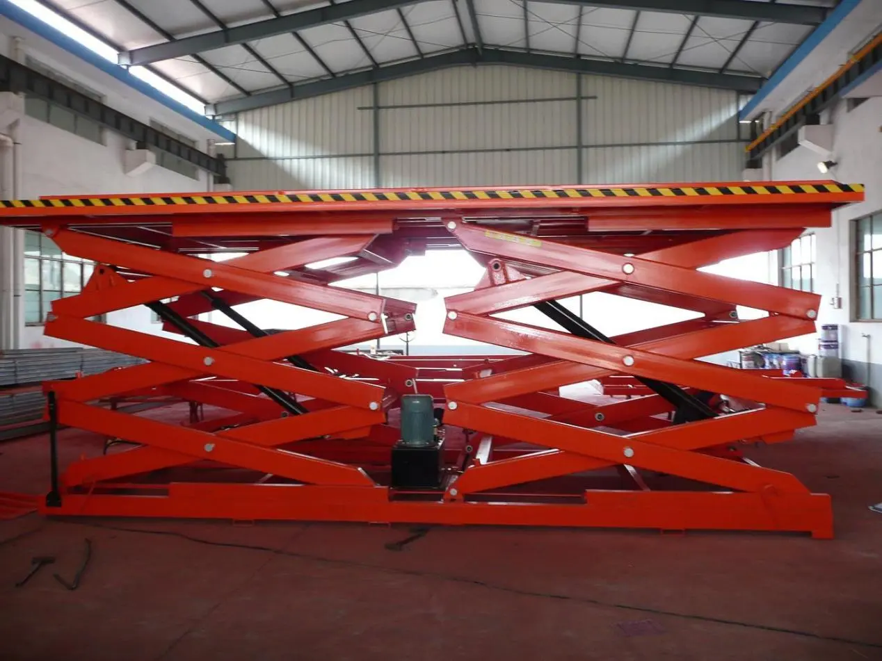 Forming line inside the SD XJY Pipe workshop producing cold-formed steel hollow sections