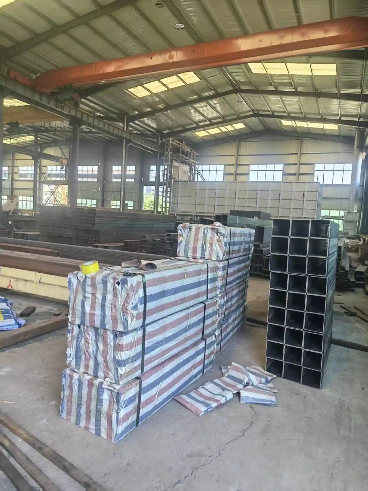 GALVANIZED SQUARE AND RECTANGULAR STEEL TUBE - steel product category by SD XJY Pipe