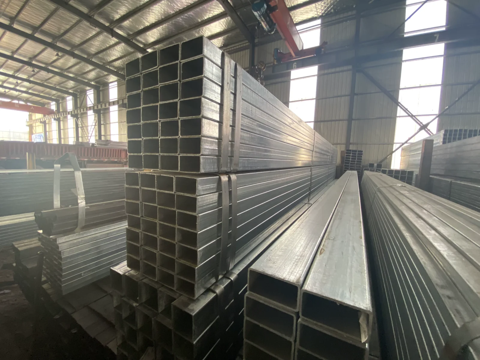 Q195-Q345 Black Rectangular Steel Tube 20×40-300x500mm Supplier