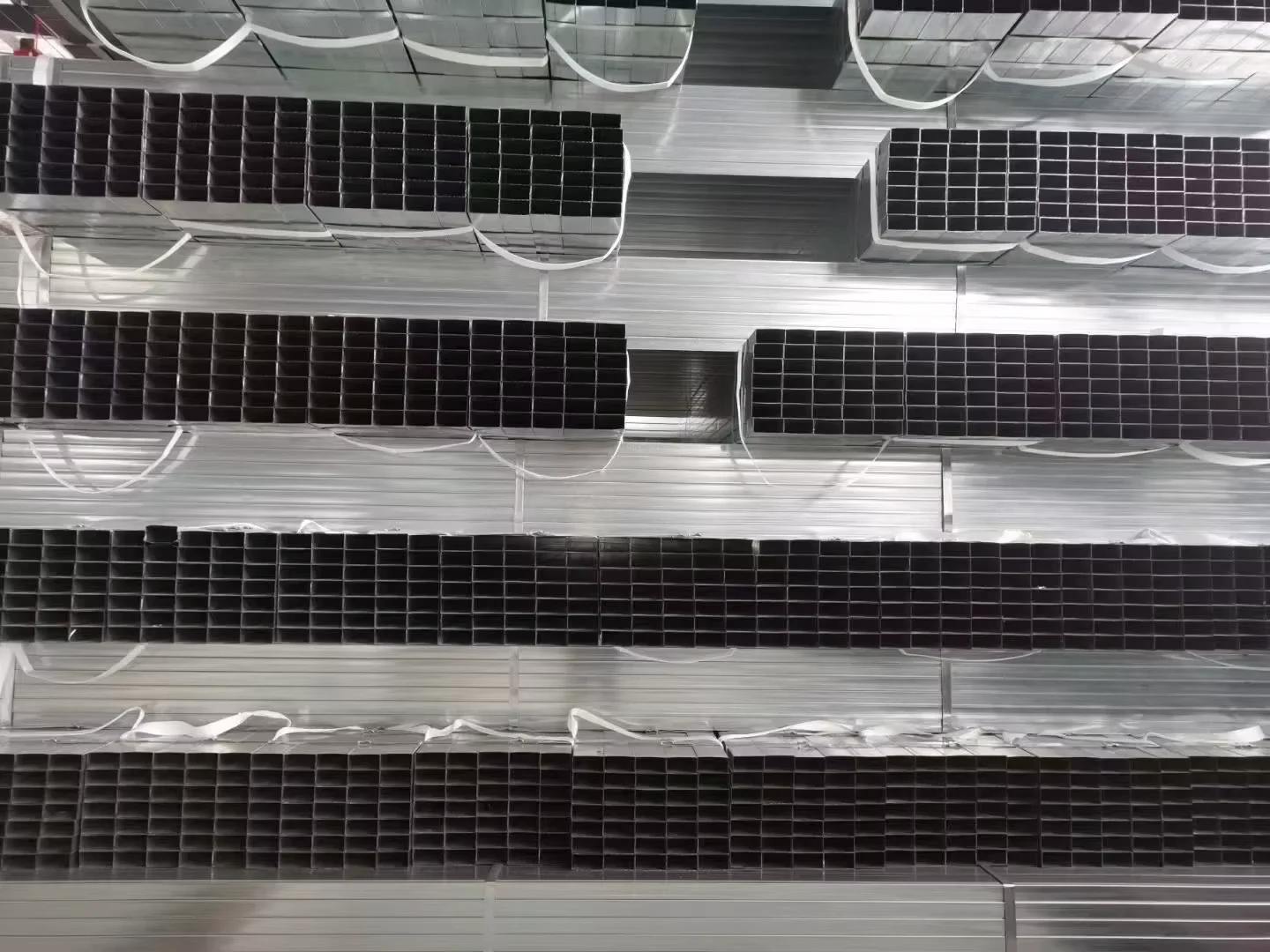 Q195-Q345 Galvanized Square Rectangular Steel Tube Z81-Z120 ASTM CE Supplier