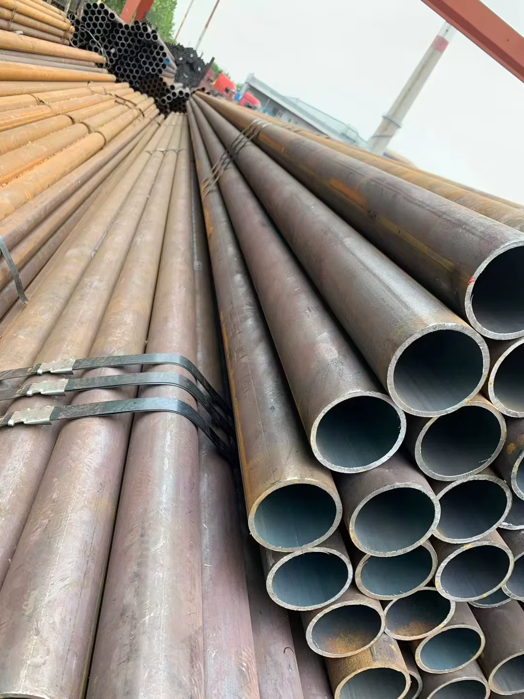 Q195-Q345 S355JR ERW Round Steel Pipe JIS Standard Custom Sizes Supplier