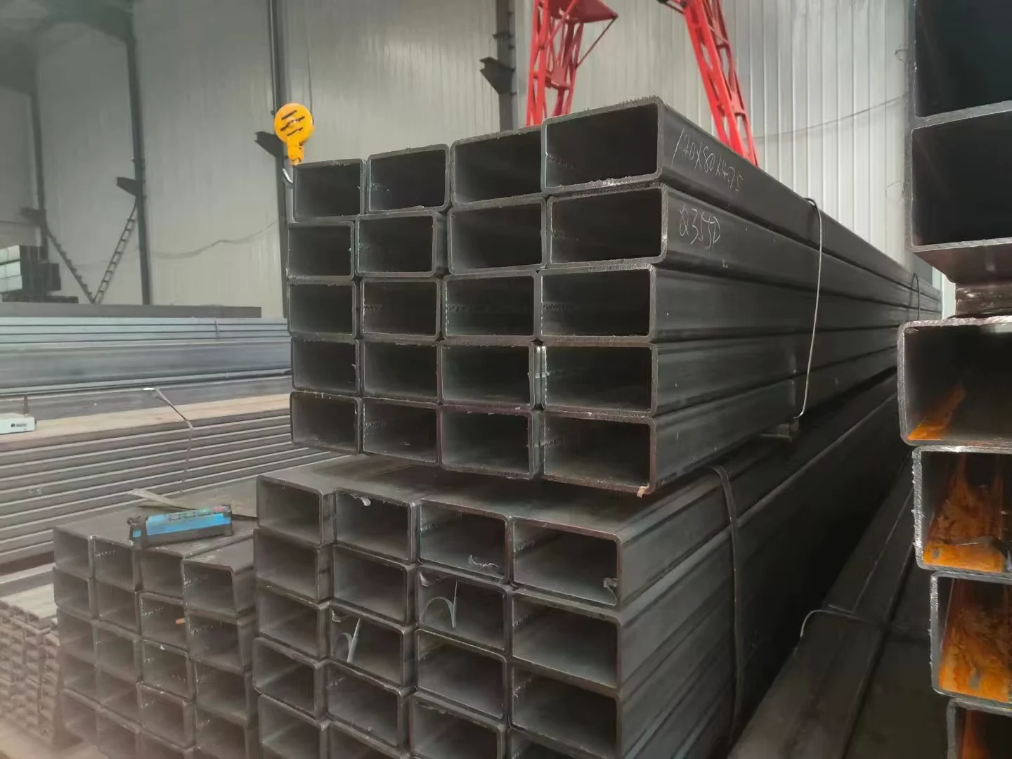 Q195-Q460 Sharp Corner Square Steel Tube 0.5-200mm Wall Thickness Manufacturer