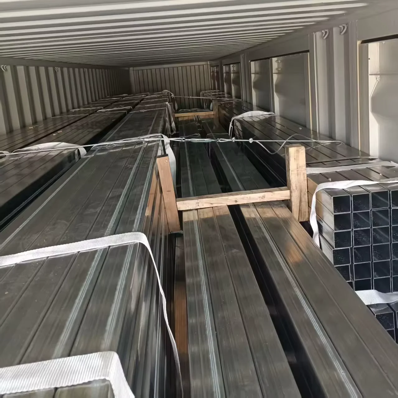 Q235 Galvanized Square Rectangular Steel Tube 0.12-0.2mm CE Certified Supplier