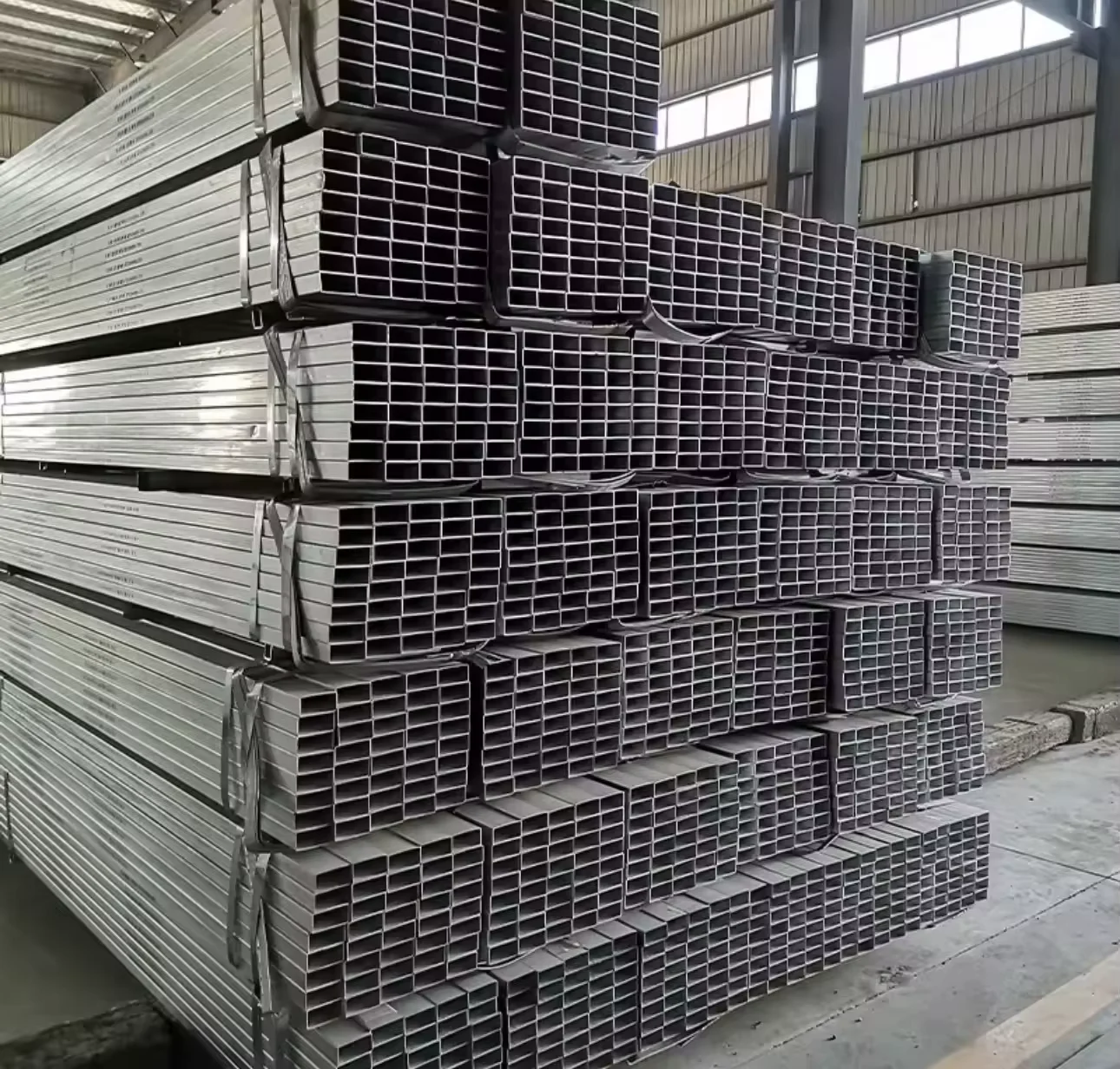 Q235 Galvanized Square Rectangular Steel Tube ERW Welded 8-1240mm Supplier