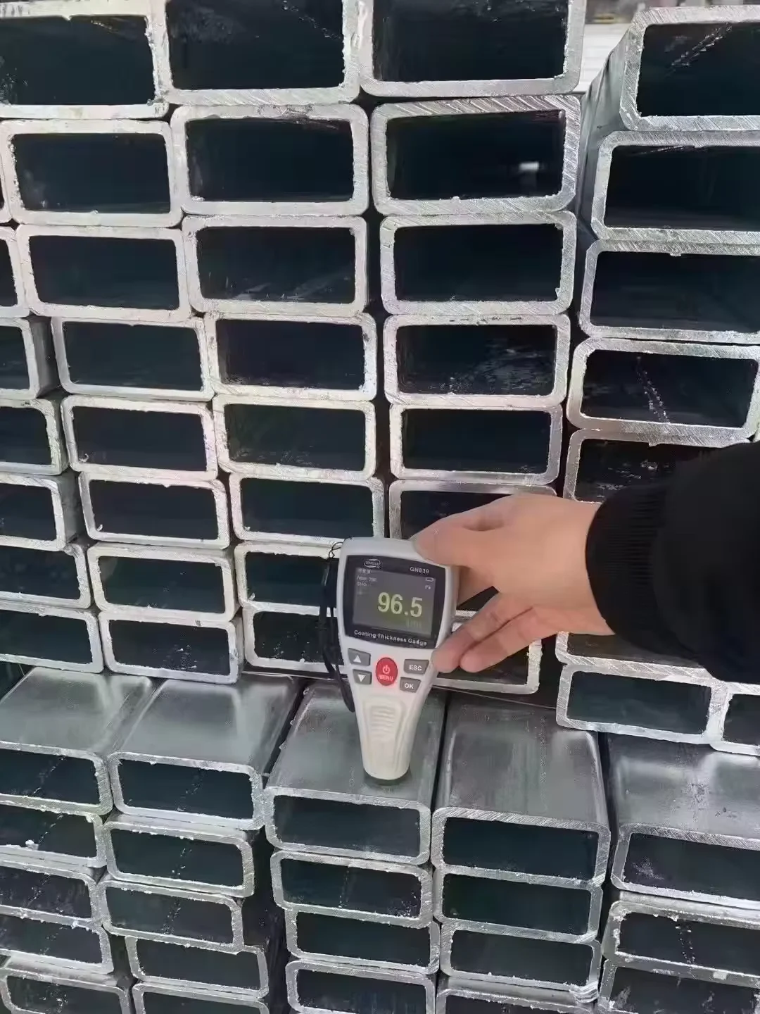 Q235 Galvanized Square Rectangular Steel Tube ERW Welded 8-1240mm Supplier