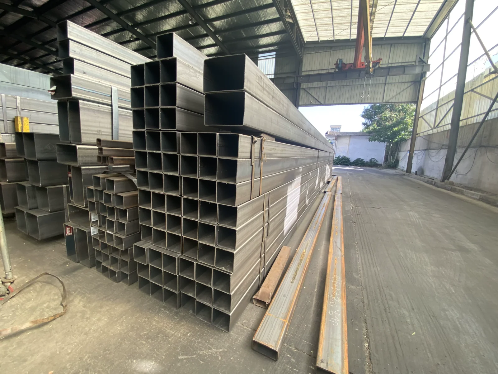 Q235 Q345 Carbon Steel Square Rectangular Pipe 20-500mm ASTM A500 Supplier