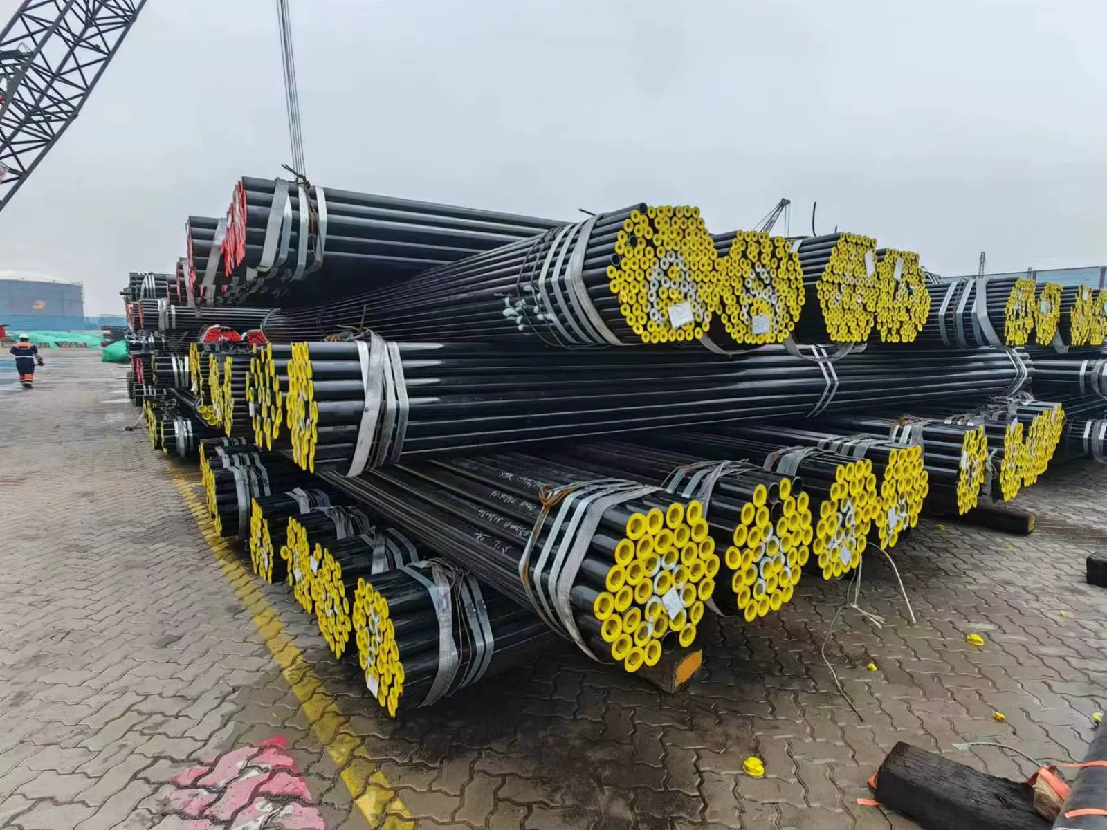 Q235B ASTM A106 Gr.B Seamless Steel Pipe OD 20-250mm Supplier