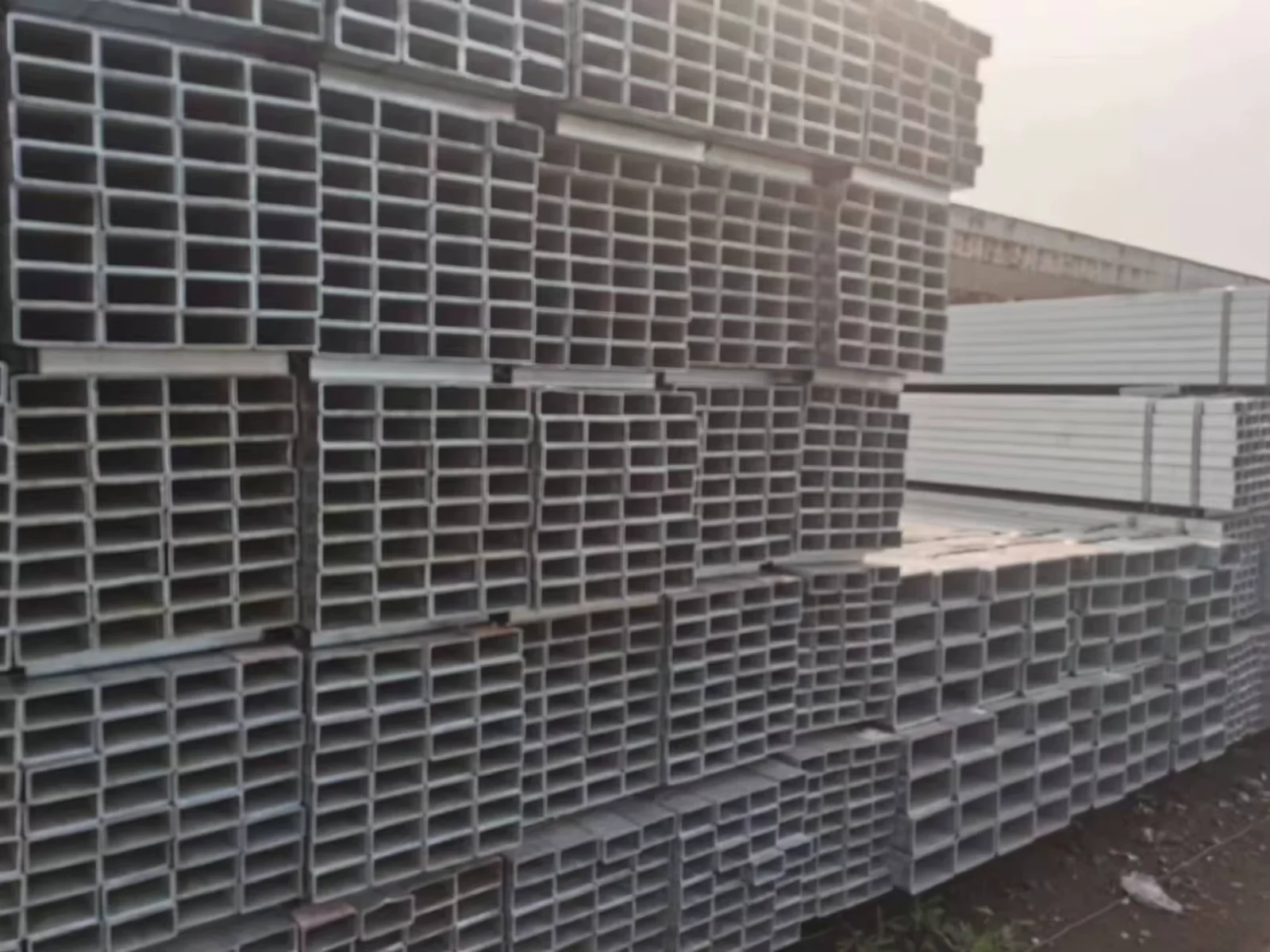 Q235B ERW Welded Square Steel Tube 40×40-80mm Supplier