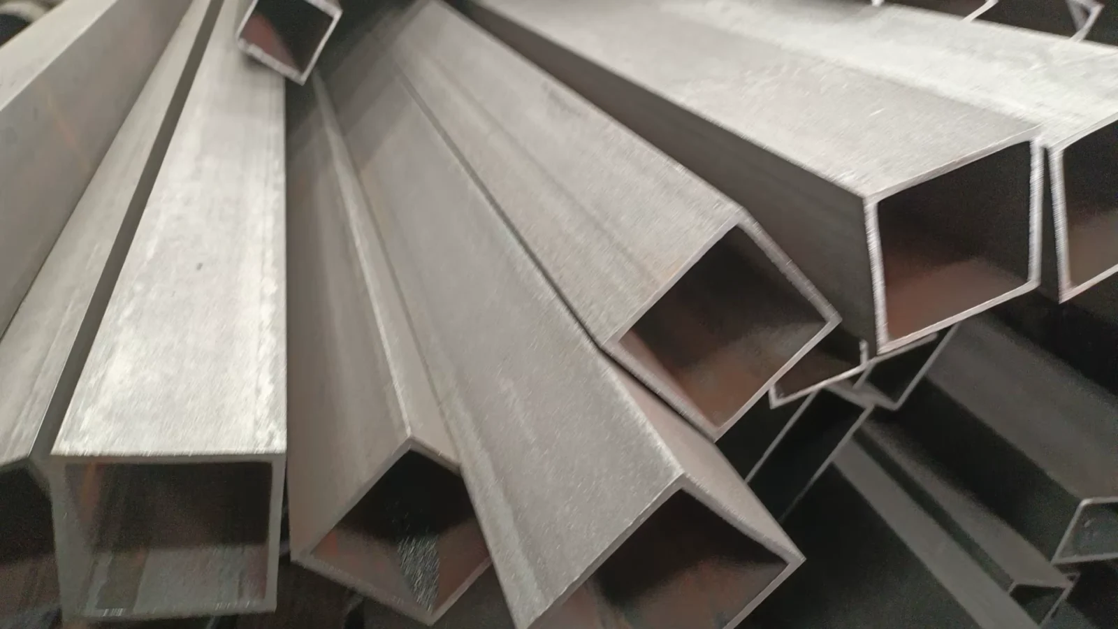 Q235B Galvanized Square Steel Tube 20-500mm Supplier