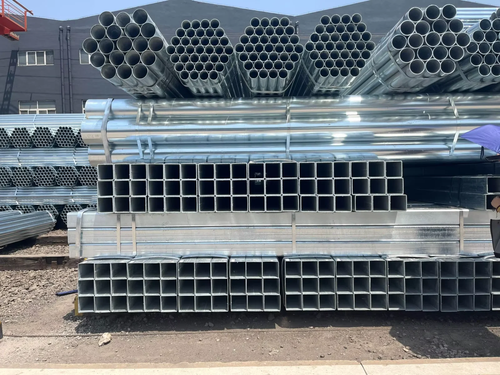 Q235B Q345B Galvanized Square Steel Tube 21.3-660mm Manufacturer