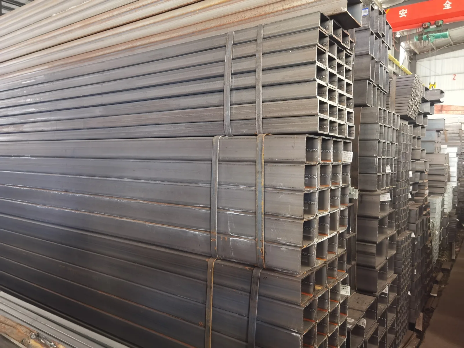 Q235B Square Rectangular Steel Tube 20-500mm EN10219 ASTM A500 Supplier