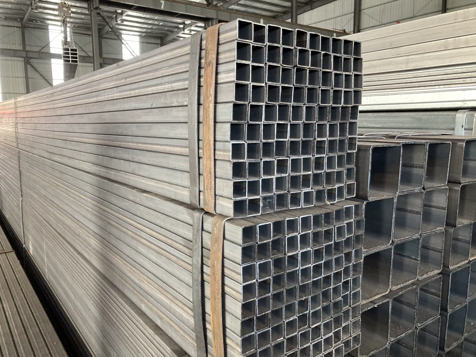 Q235B Square Rectangular Steel Tube 20-500mm EN10219 ASTM A500 Supplier