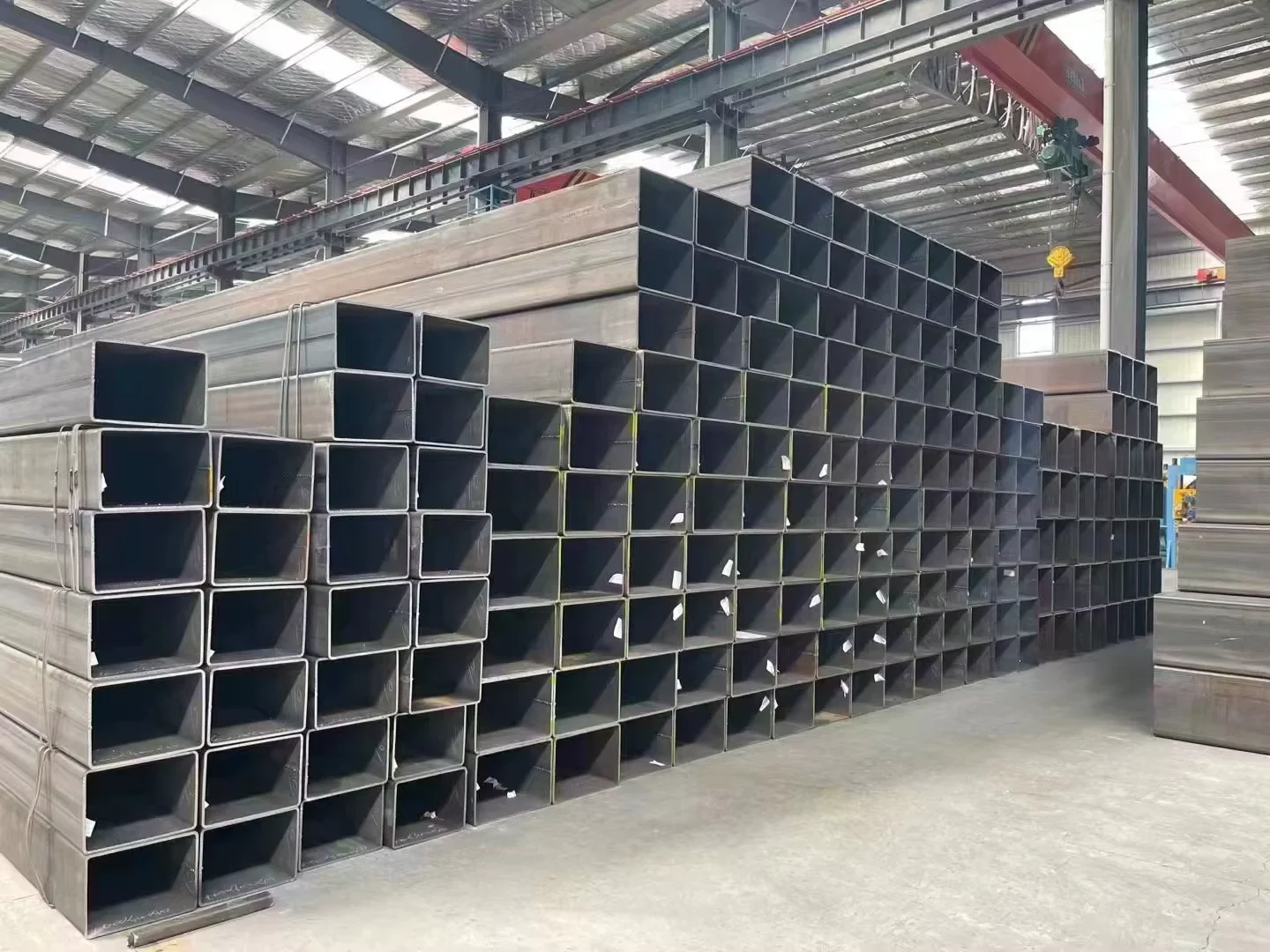 Q235B Welded Square Rectangular Steel Tube 1-3mm Wall ERW Supplier