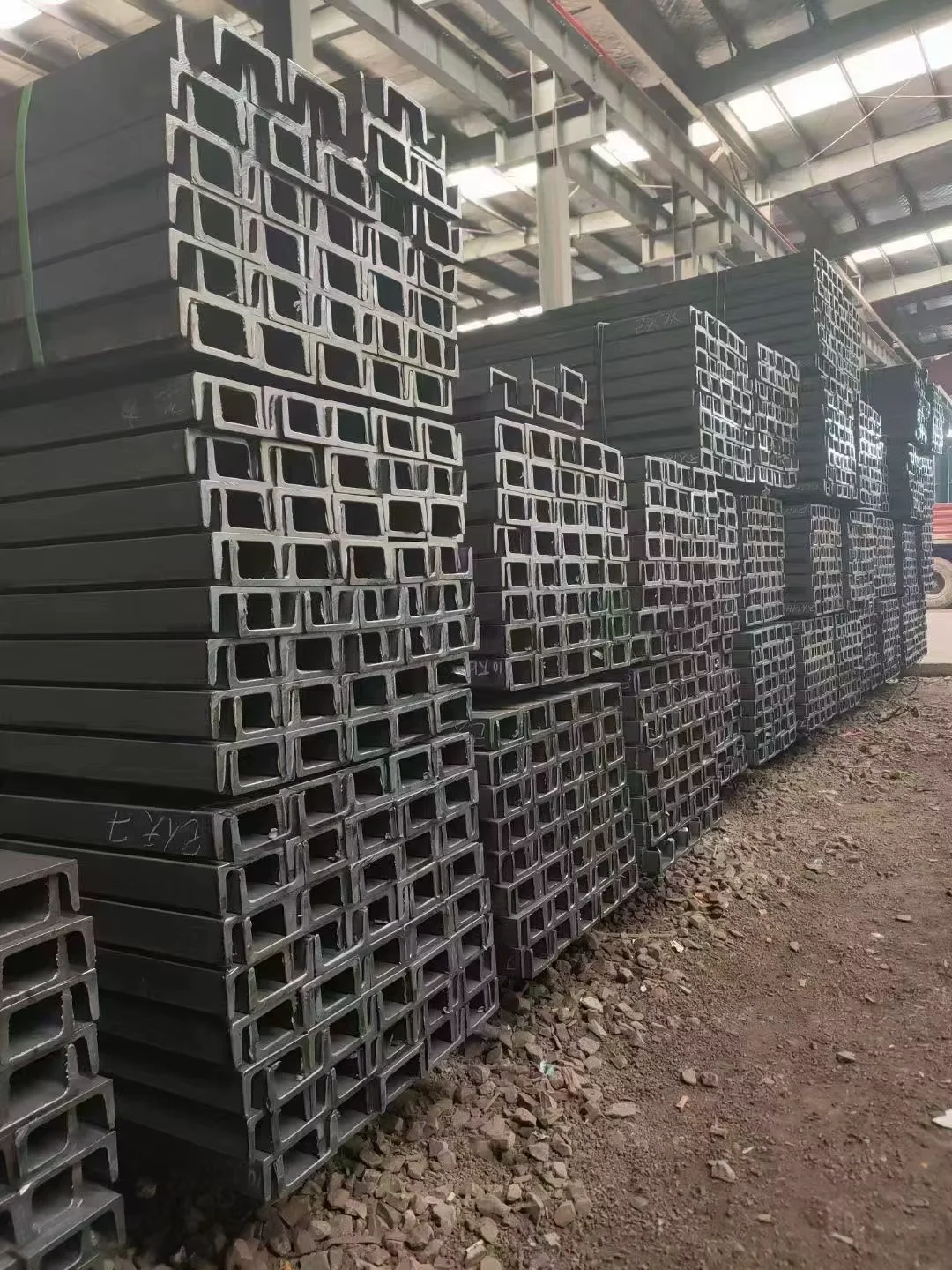 Q235 Q345 ASTM A36 Galvanized C Channel U Beam 3-24mm Custom Sizes Supplier